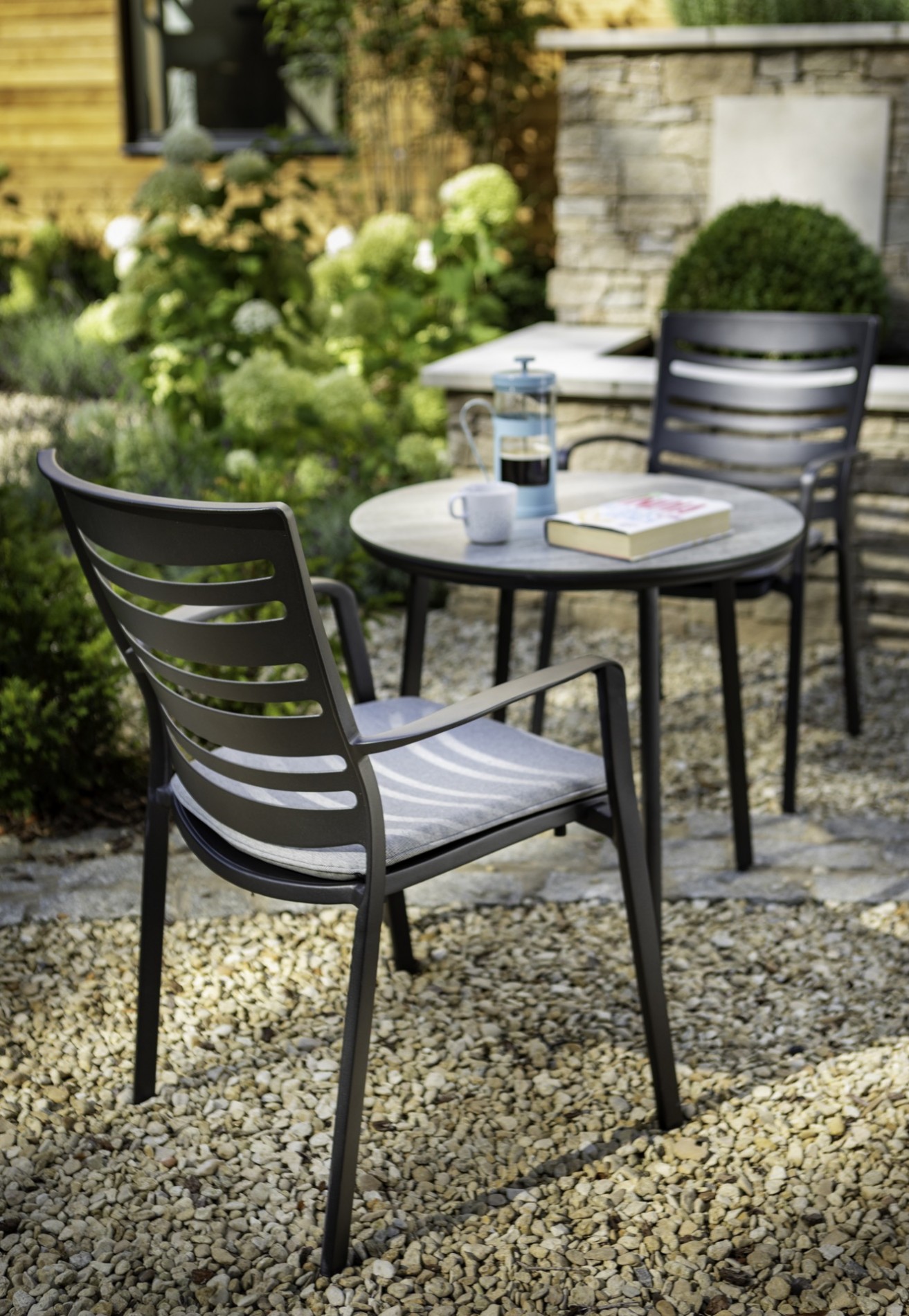 Hartman Hartman Aurora Round Bistro Garden Furniture Set ...