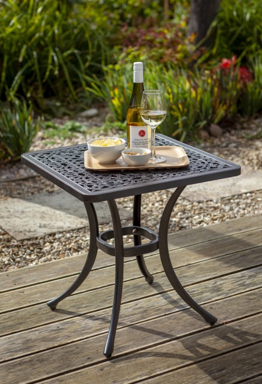 Never rust aluminum outdoor deals end table in bronze