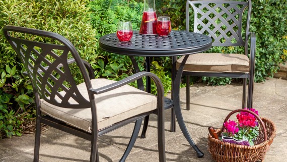 Hartman Hartman Berkeley Round Bistro Garden Furniture Set